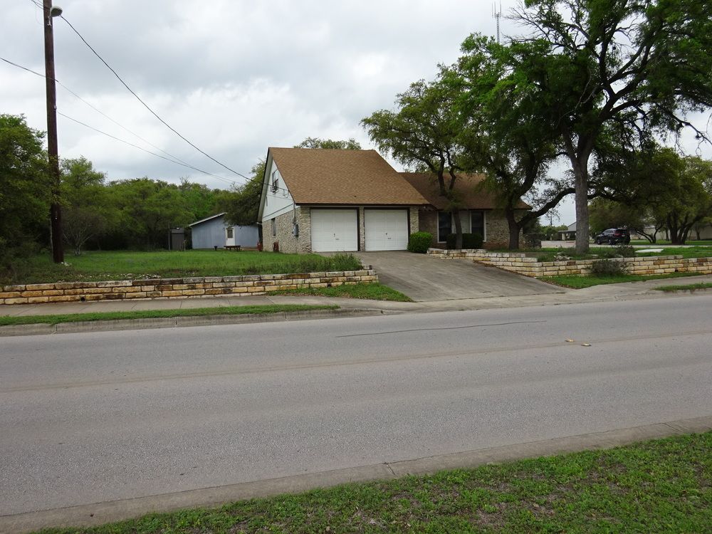 Office For Lease: 1901 W New Hope Dr, Cedar Park, TX 78613